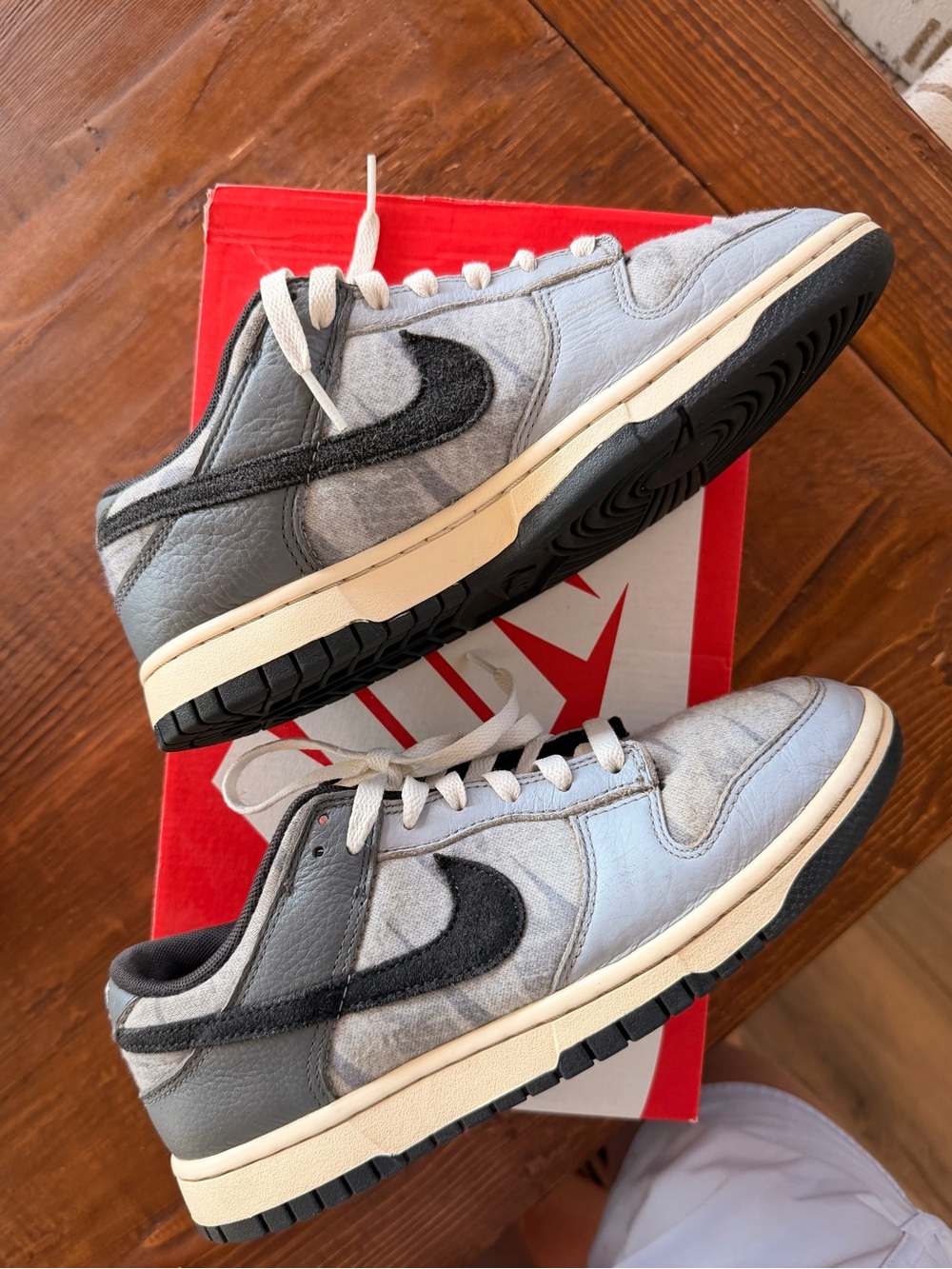 Nike Dunk Low SE Men’s Light Gray & Black Low-Top Sneakers